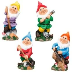 B&M Garden Gnome With Hoe 5 B&M Garden Gnome With Hoe -Outdoor Garden Store 331446 garden gnome main1