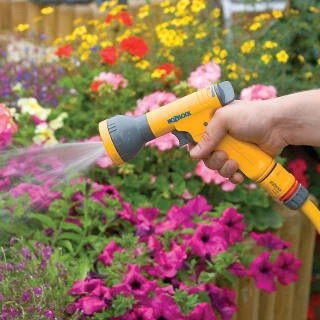 B&M Hozelock Watering Spray Gun Starter Set 4 B&M Hozelock Watering Spray Gun Starter Set - Image 2